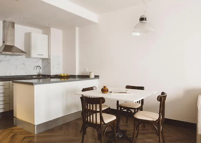Honest Granada Apartments